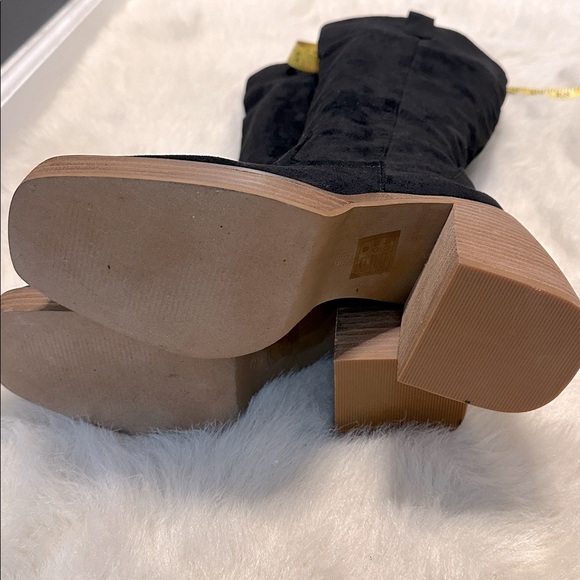 Black Knee-High Women's Boots - Picture 7 of 7